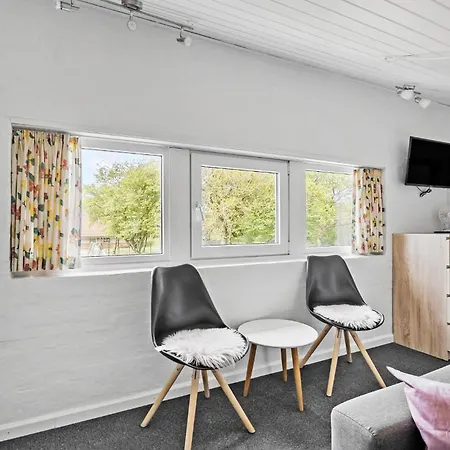 2 Bedroom In *