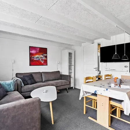 2 Bedroom In * Hemmet