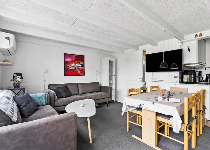 2 Bedroom In * Hemmet